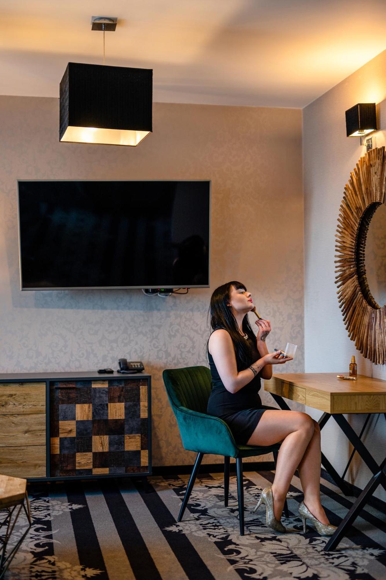 Hotel Alhar Lubliniec Bagian luar foto
