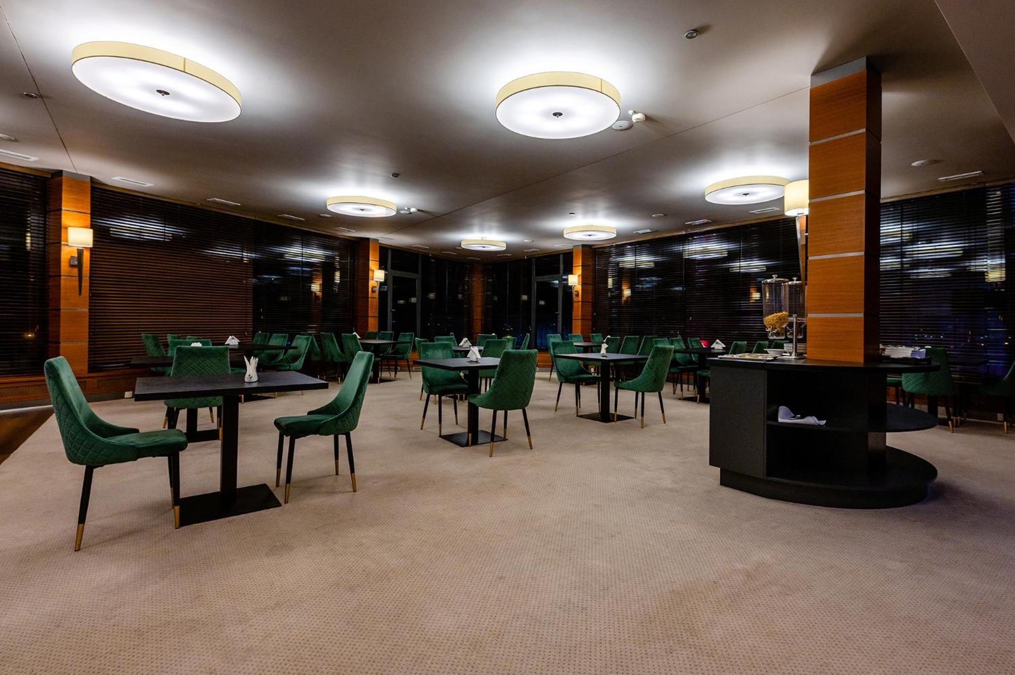 Hotel Alhar Lubliniec Bagian luar foto