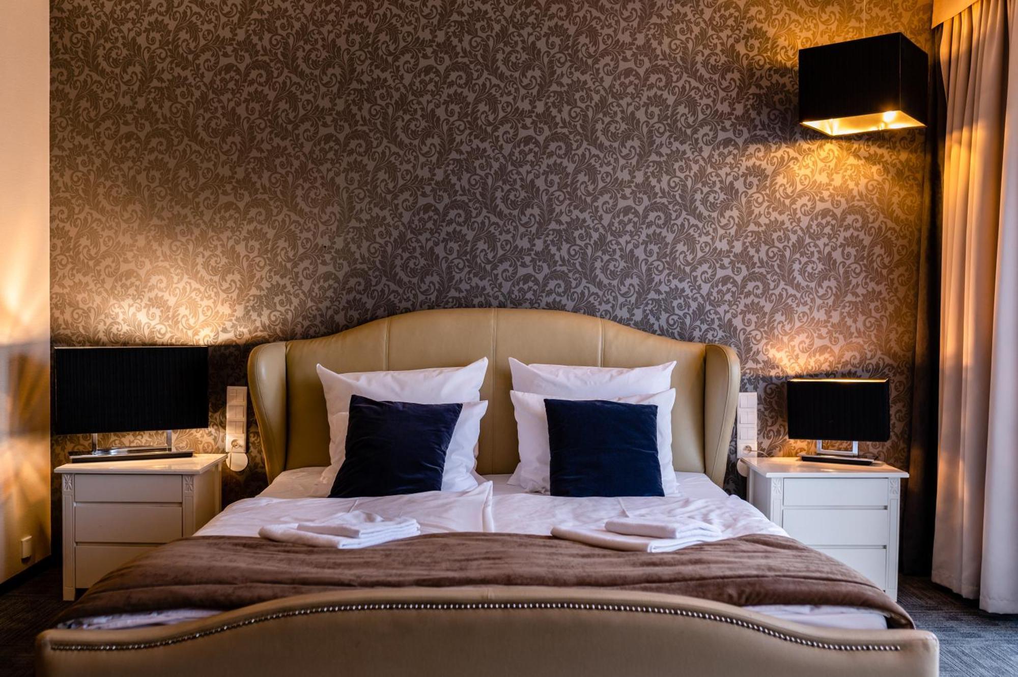 Hotel Alhar Lubliniec Bagian luar foto