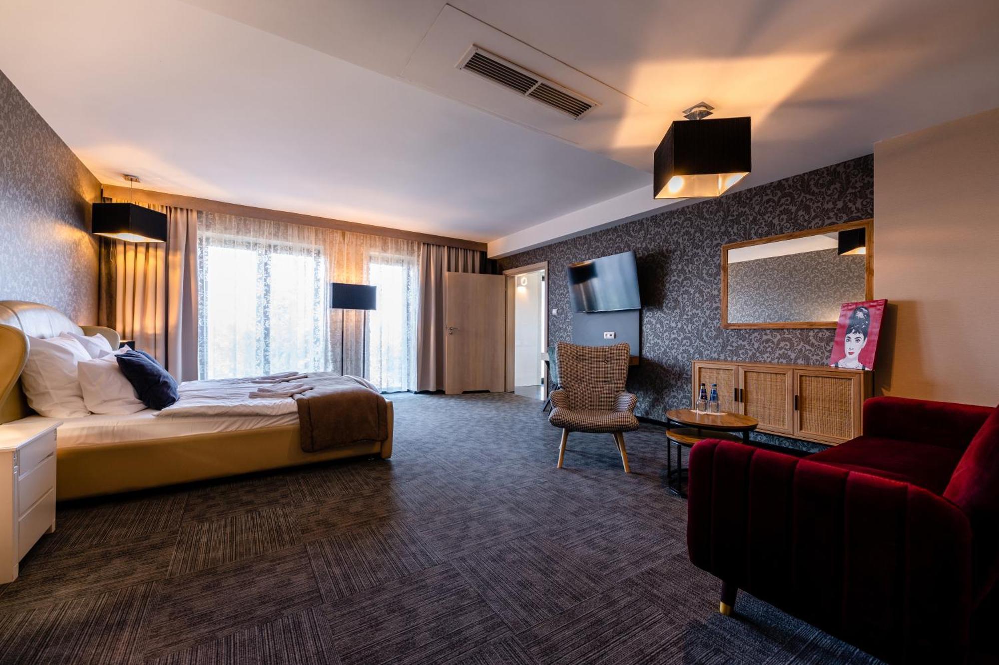 Hotel Alhar Lubliniec Bagian luar foto